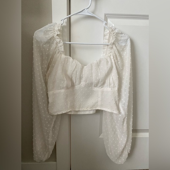 Beautiful white blouse! - Picture 9 of 10